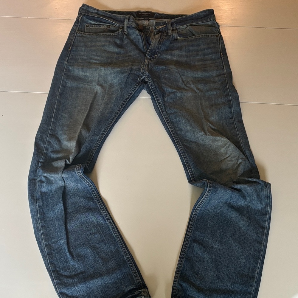 Banana Republic Men's Classic Blue Straight Jeans